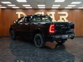 2026 Ram 1500 Crew Cab V Рестайлинг, чёрный - вид 3