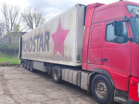 2007 Volvo FH, красный, 2100000 рублей, вид 2