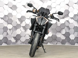 2020 KTM 1290 Super Duke R, чёрный, 1285000 рублей, вид 5