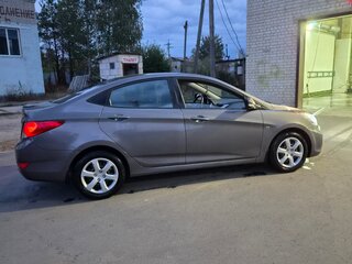 2012 Hyundai Solaris I, серый, 720000 рублей, вид 4