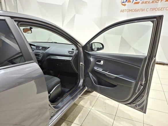 2015 Kia Rio III Рестайлинг, серый - вид 26
