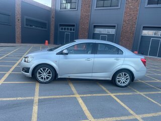 2013 Chevrolet Aveo II, серебристый, 465000 рублей, вид 3