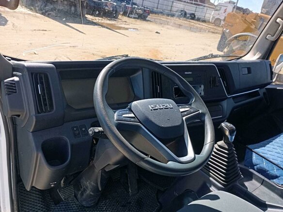2023 Isuzu Elf (N-series), белый, 3105000 рублей - вид 4