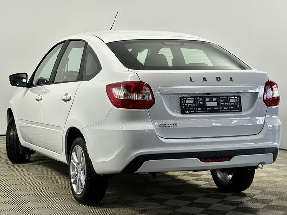 2026 Lada (ВАЗ) Granta I Рестайлинг, белый, 1213000 рублей - вид 2