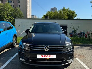 2017 Volkswagen Tiguan II, чёрный, 2600000 рублей, вид 3