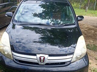 2011 Toyota ISis I Рестайлинг, чёрный, 1400000 рублей, вид 1