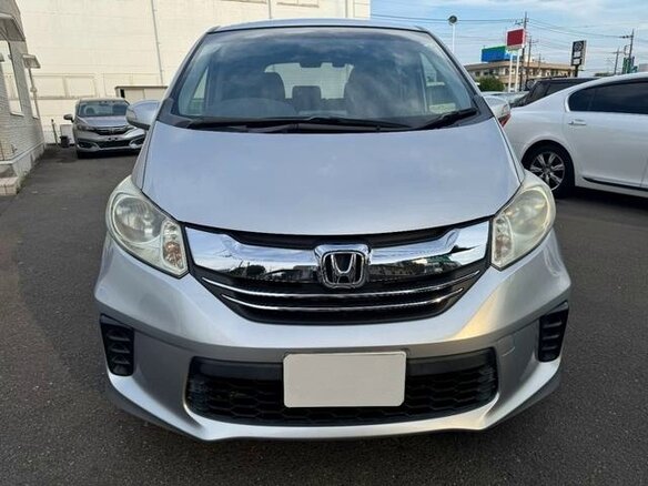 2016 Honda Freed I Рестайлинг 2, серебристый, 921000 рублей - вид 1
