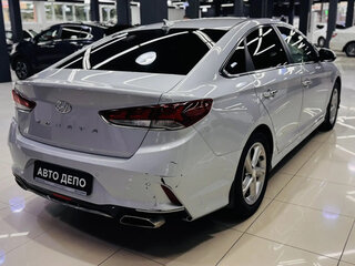 2019 Hyundai Sonata VII (LF) Рестайлинг, серебристый, 2019000 рублей, вид 4