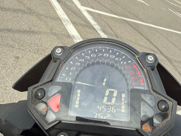 2023 Kawasaki Z 400, чёрный, 600000 рублей - вид 4
