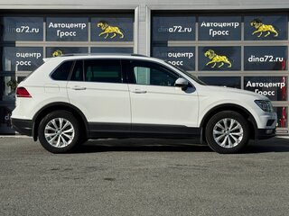 2017 Volkswagen Tiguan II, белый, 2450000 рублей, вид 4