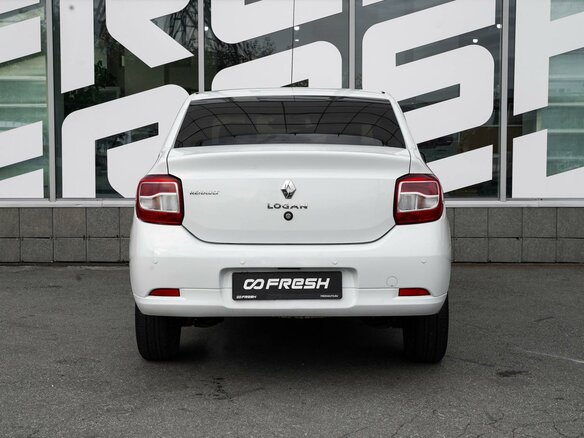 2017 Renault Logan II, белый - вид 3