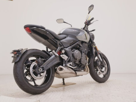 2026 Triumph Trident 660, чёрный, 799000 рублей, вид 4