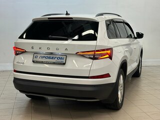 2021 Skoda Kodiaq I Рестайлинг, белый, 2950000 рублей, вид 4