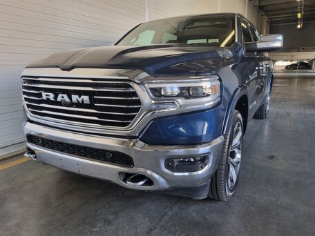 2022 Ram 1500 Crew Cab eTorque V, синий, 7400000 рублей, вид 4