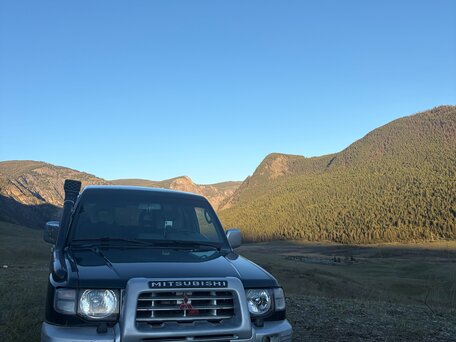 1998 Mitsubishi Pajero II Рестайлинг, зелёный, 850000 рублей, вид 1