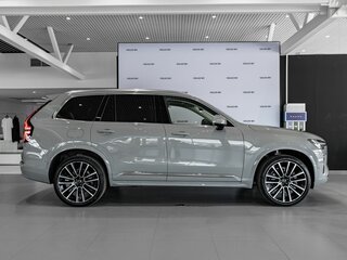 2026 Volvo XC90 B5 II Рестайлинг 2, серый, 11824000 рублей, вид 4