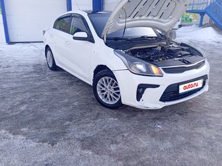 2017 Kia Rio IV, белый, 690000 рублей, вид 3