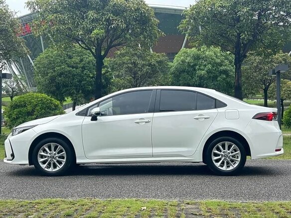 2022 Toyota Corolla Sporty XII (E210) Рестайлинг, белый, 1180000 рублей - вид 6