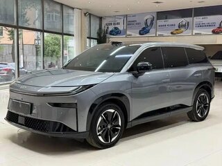 2026 Toyota bZ3X 58.3 kWh, серебристый, 2550000 рублей, вид 1