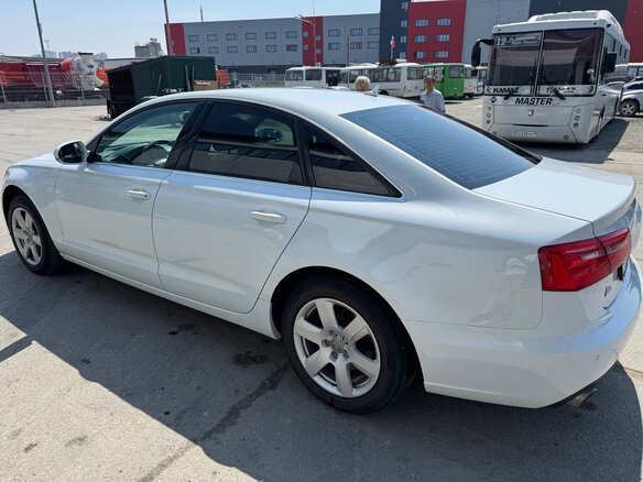 2012 Audi A6 IV (C7), белый, 1630000 рублей - вид 4