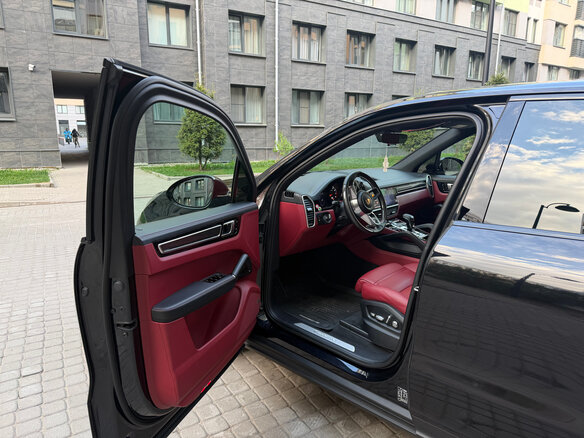 2021 Porsche Cayenne III, чёрный, 10990000 рублей - вид 7