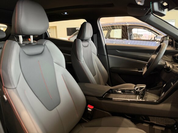 2026 Geely Cityray, серый, 3204990 рублей - вид 6