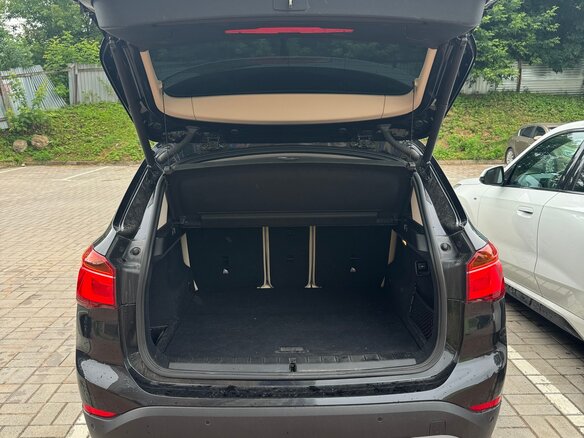 2017 BMW X1 18d xDrive II (F48), чёрный, 1995000 рублей - вид 6