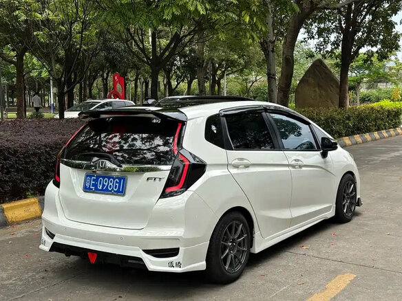 2020 Honda Fit III Рестайлинг, белый, 950100 рублей - вид 7