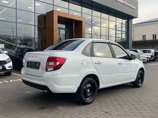 2026 Lada (ВАЗ) Granta I Рестайлинг, белый, 1096000 рублей, вид 5
