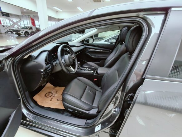 2023 Mazda 3 Axela IV (BP), серый, 1590000 рублей - вид 6