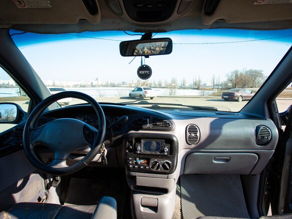 1998 Chrysler Voyager Grand III, серый, 190000 рублей - вид 11