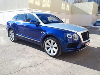 2018 Bentley Bentayga I, синий, 12000000 рублей, вид 1
