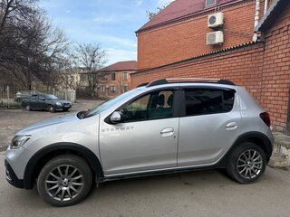 2020 Renault Sandero Stepway II Рестайлинг, серебристый, 1050000 рублей, вид 5