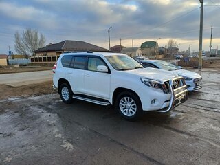 2016 Toyota Land Cruiser Prado 150 Series Рестайлинг 1, белый, 3995000 рублей, вид 3