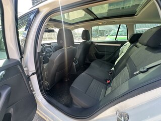 2015 Skoda Octavia III (A7), белый, 1699000 рублей, вид 4