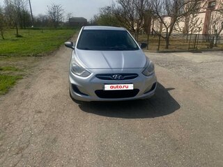 2012 Hyundai Solaris I, серебристый, 620000 рублей, вид 2
