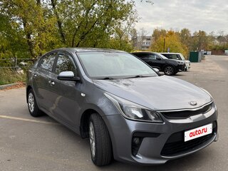 2017 Kia Rio IV, серый, 990000 рублей, вид 4