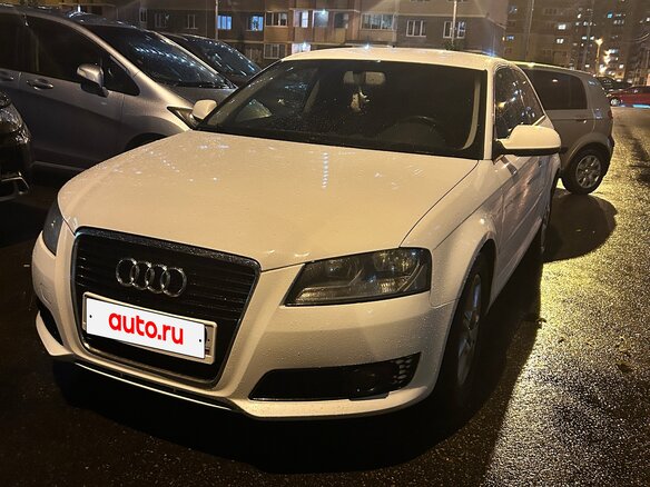2011 Audi A3 II (8P) Рестайлинг 2, белый, 750000 рублей