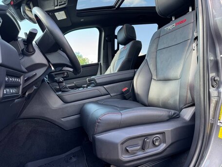 2023 Toyota Tundra Crew Max CrewMax III, серый, 8250000 рублей, вид 5