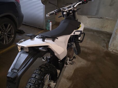 2021 Husqvarna 701 Enduro, белый, 810000 рублей, вид 2