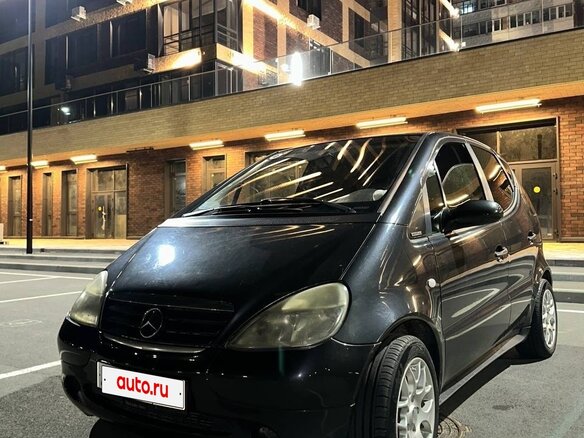 2000 Mercedes-Benz A-Класс 160 I (W168), чёрный, 400000 рублей