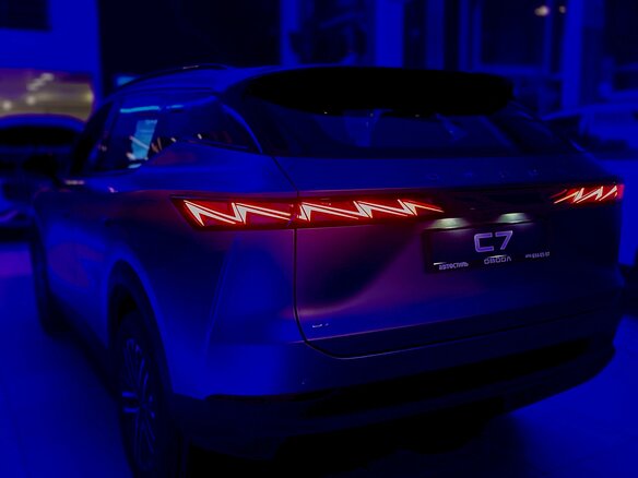 2026 Omoda C7, серебристый, 2909610 рублей - вид 6