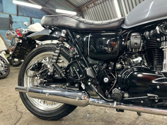 2022 Kawasaki W 800, серый, 850000 рублей - вид 20