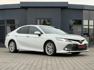 2019 Toyota Camry VIII (XV70), белый, 2830000 рублей, вид 1