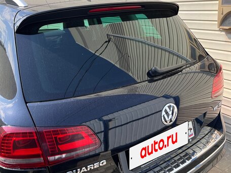 2017 Volkswagen Touareg II Рестайлинг, чёрный, 3490000 рублей, вид 3