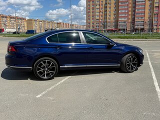 2017 Volkswagen Passat B8, синий, 2150000 рублей, вид 3