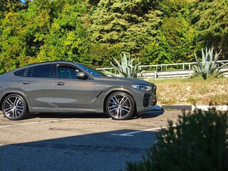 2022 BMW X6 40d III (G06), серый, 10500000 рублей, вид 4