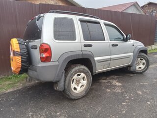 2002 Jeep Liberty (North America) I, серебристый, 550000 рублей, вид 4