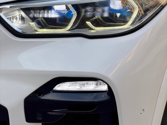 2018 BMW X5 50i IV (G05/G18), белый - вид 13