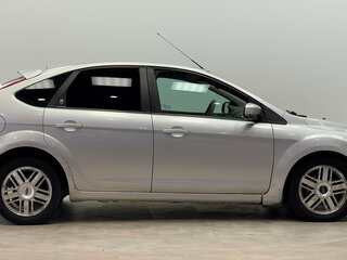 2008 Ford Focus II Рестайлинг, серебристый, 310000 рублей, вид 5